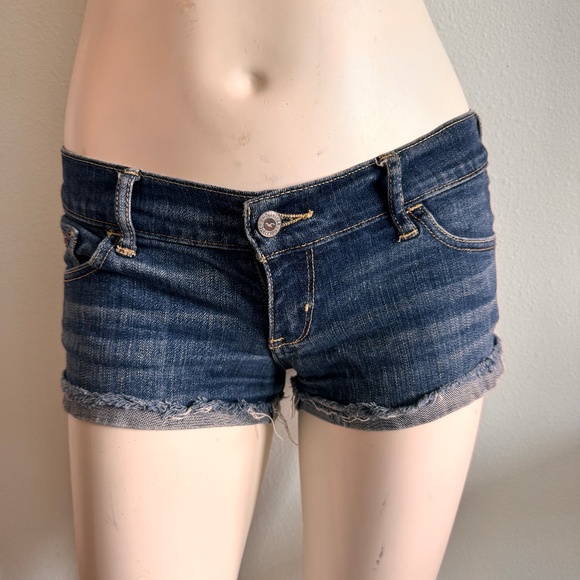 COPY - Hollister Jean shorts - Picture 1 of 9